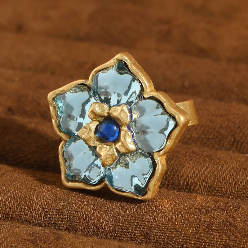 

Vintage Glass Flower Rings For Woman Blue Crystal Five Petal Finger Accessories Antique Gold Color Luxury High Quality Jewelry