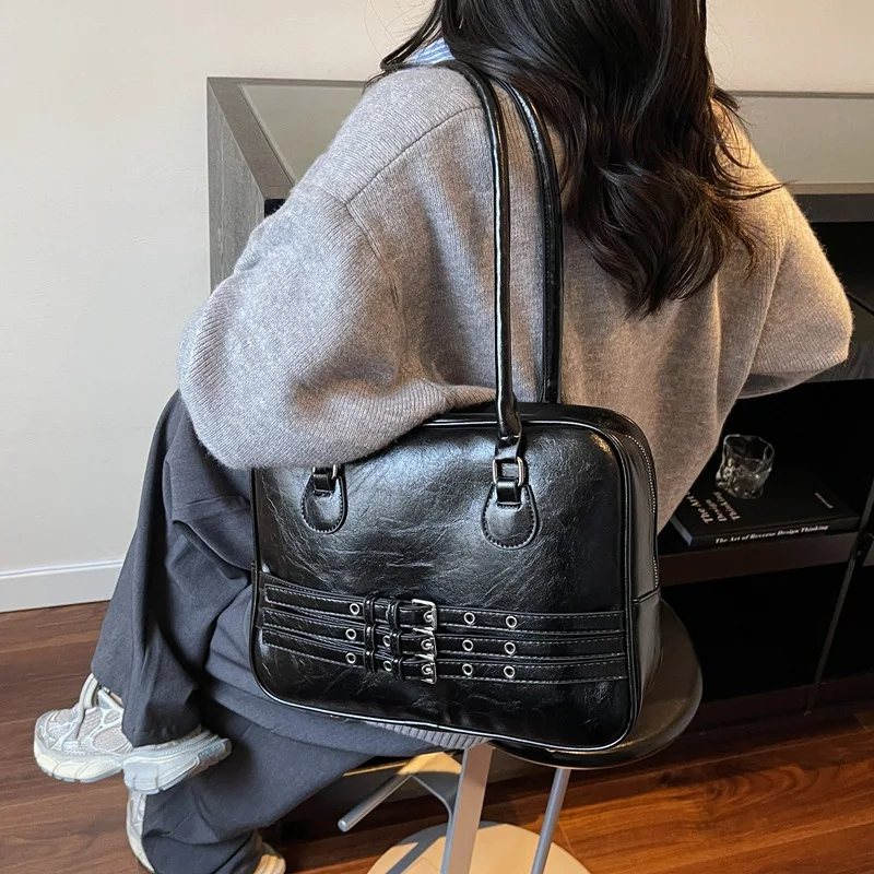 

Fashion and Leisure Commuting Large-capacity Handbag, Simple and Retro Commuting Shoulder Bag, Versatile Women's Bag
