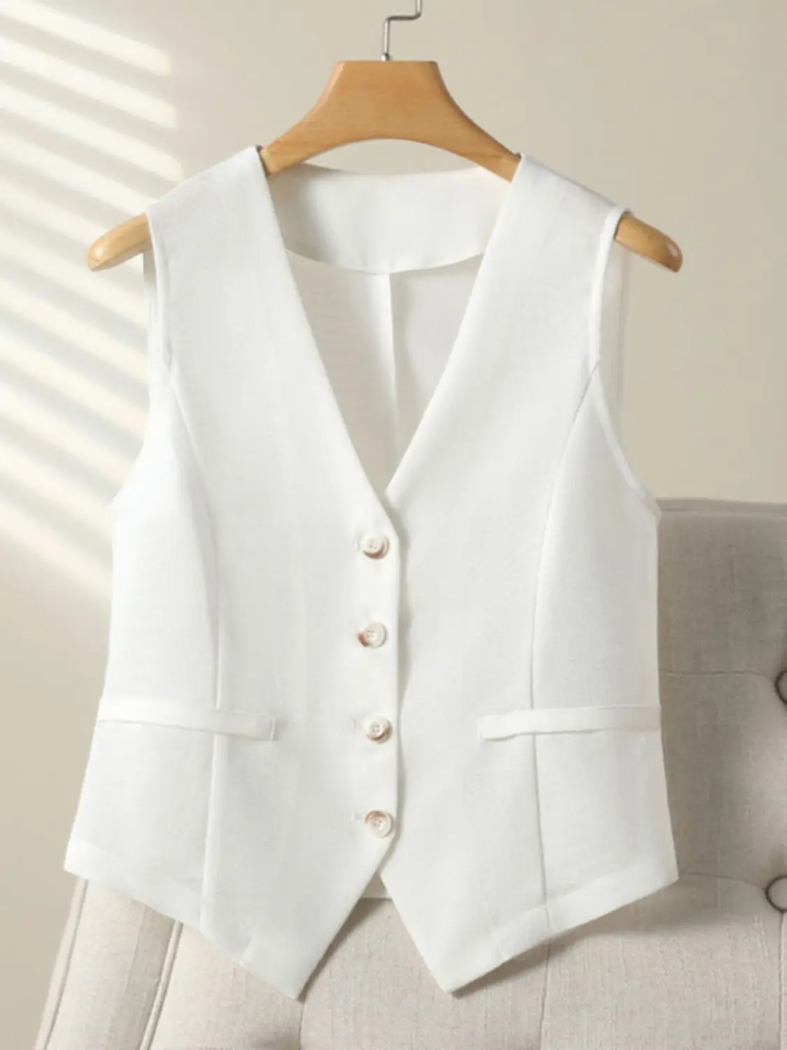 

Women Fashion Backless Halter Neck Waistcoat Sexy Sleeveless Button-up Female Outerwear Chic Vest Tops Summer Outwear YC142