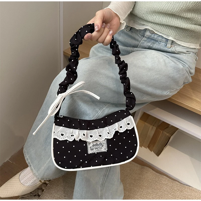 Gepunktete Spitzen-Rüschen-Unterarmtasche Süße Kleine Schultertasche mit Gerafftem Griff Hobo-Handtasche Damen Y2k Mini Quadratische Reißverschluss-Handtasche mit Schleife – Detail 7