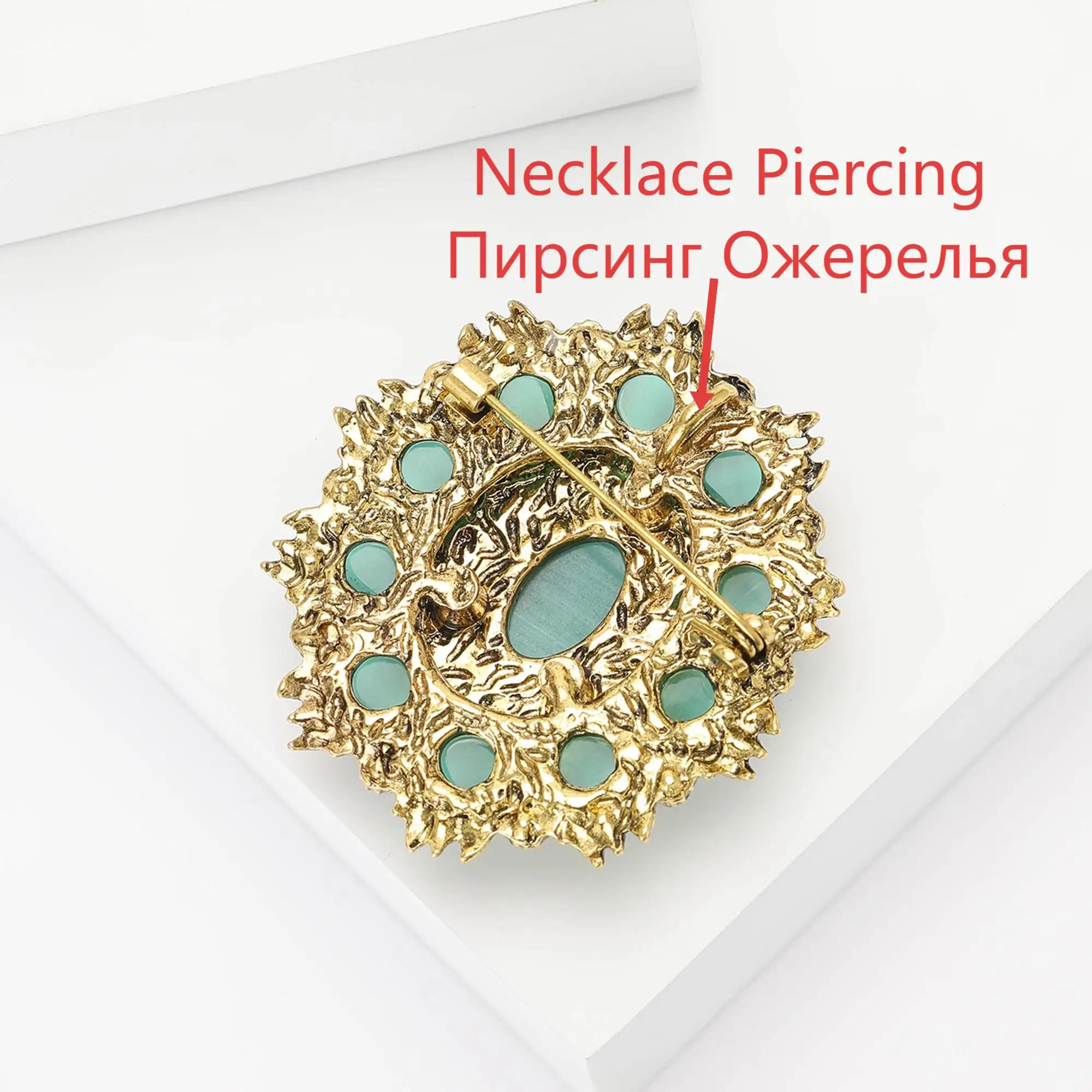 Beaut&Berry Vintage Baroque Brooches for Women Rhinestone Round Badge Pins Casual Party Accessories New Gifts Friends Decoration