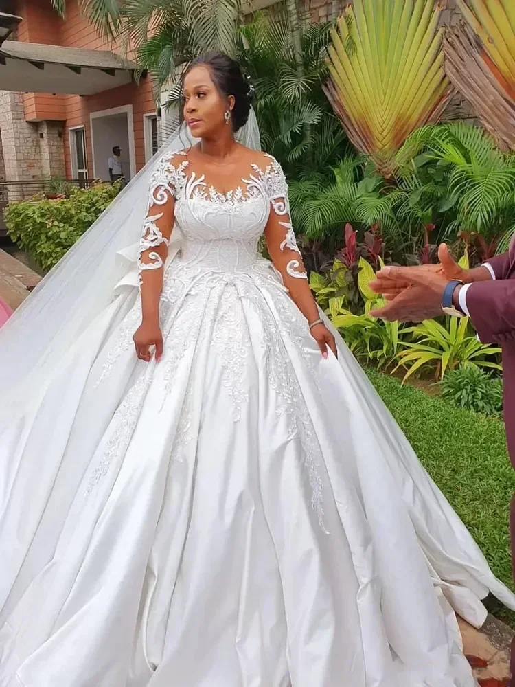 맞춤형 스쿱 레이스 아플리케 볼가운 웨딩드레스 플러스 사이즈 가든 롱 슬리브 신부 드레스