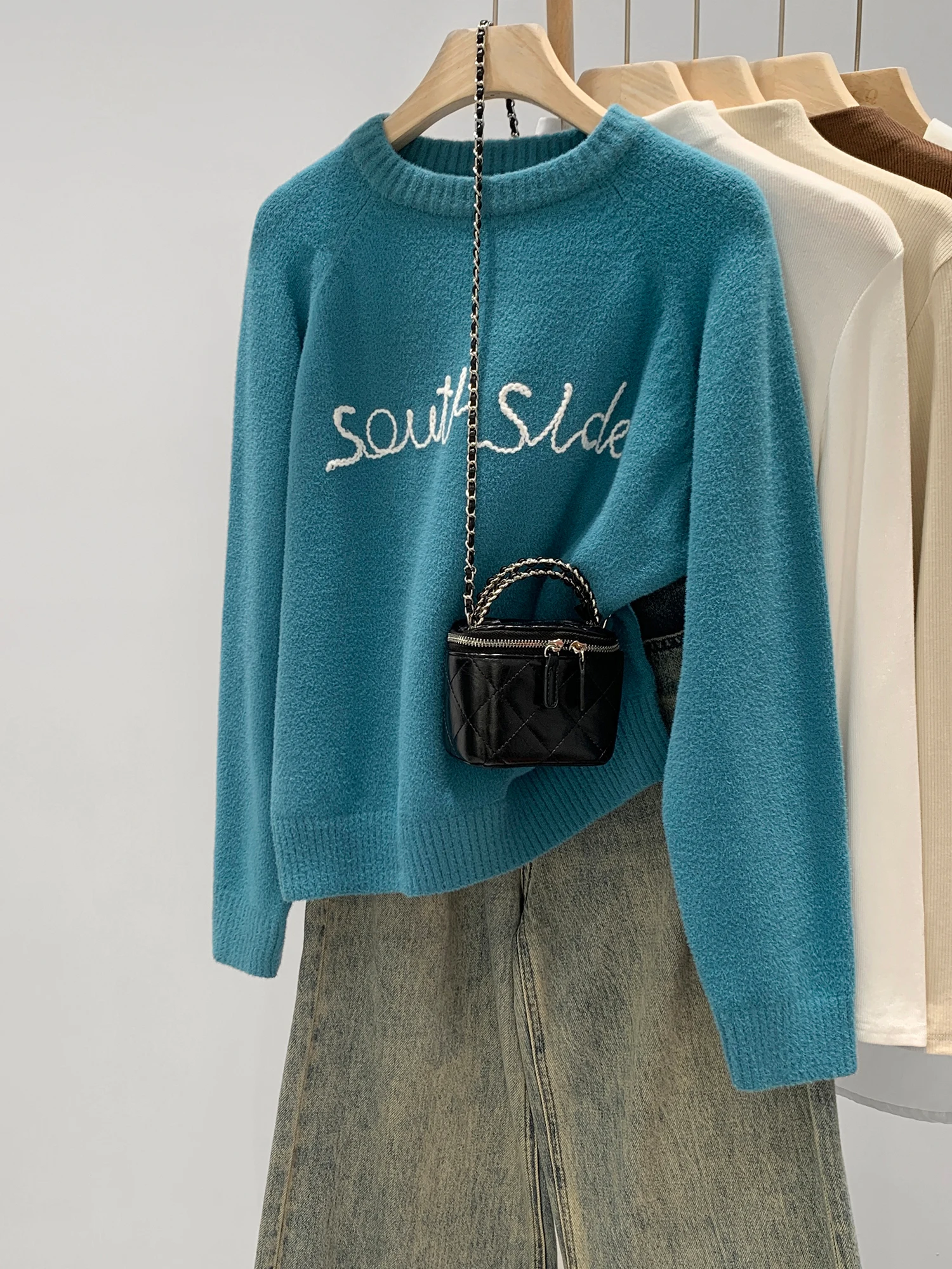 

Blue Knitted round Neck Sweater Women's Base Layer Top Loose Fit Comfortable Autumn Winter New Lazy Style Embroidered Shirt