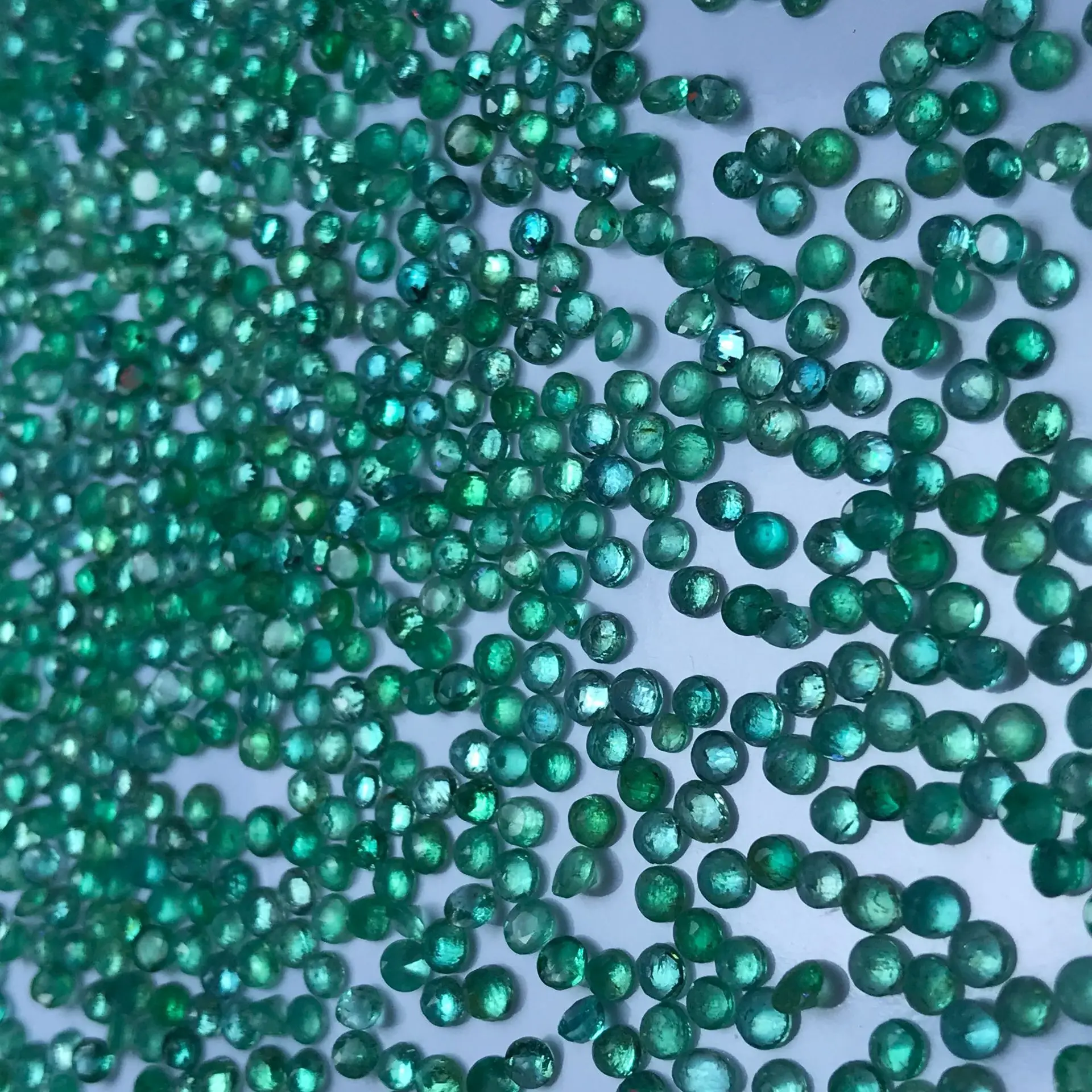 

Wholesale Natural Gems Healing Quartz Oval Emerald CABS Crystal Gemstone Cabochon Handwork Diy Ring Jewelry