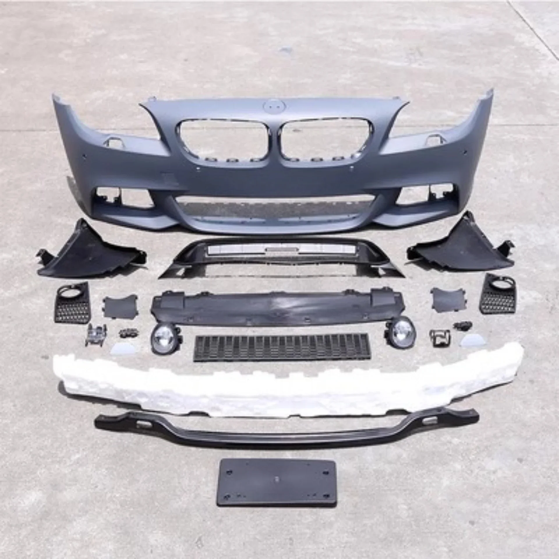 Front Rear Bumper Assembly Grille Side Skirt for BMW 5 Series Travel F11 Convert MT Style Body Kit Car Accessories view 2
