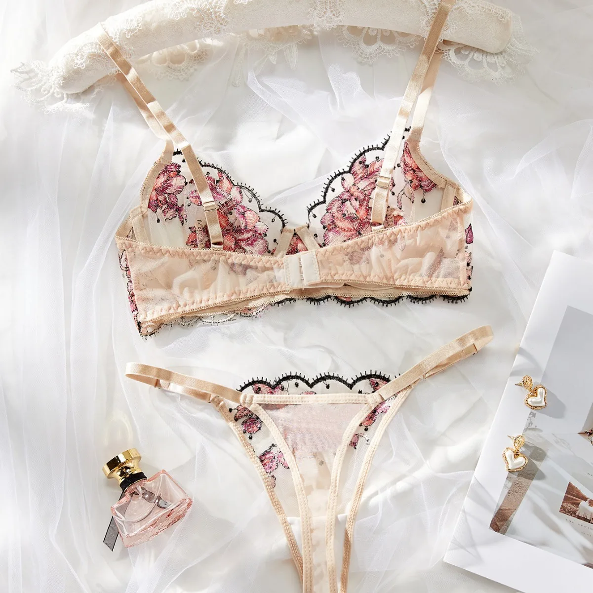 Floral Embroidery Lingerie See-through Mesh Sexy Comfortable Underwear Bra Set Simple and Generous Erotic Bra Suit