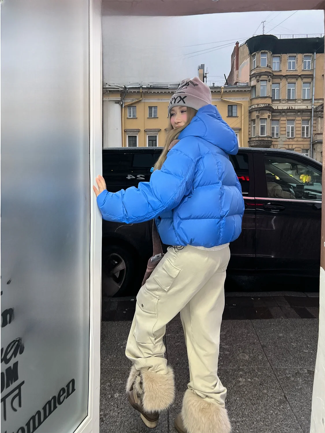 

Женская повседневная свободная куртка Xinlei Lin в балтийском стиле с капюшоном, наполнителем из 90% белого утиного пуха, узором «черепаховая спинка» и 3D-эффектом