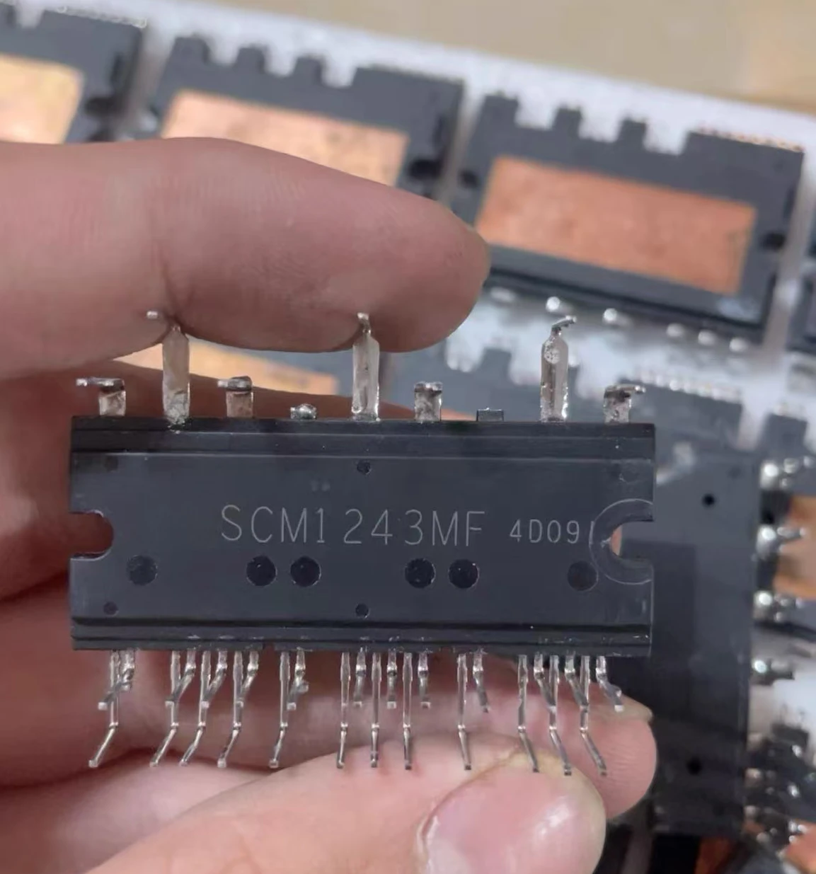 1PCS/ 100% New SCM1242MF SCM1243MF SCM1245MF SCM1246MF SCM1110MF SCM1276MF SCM1272MF Black plastic casing