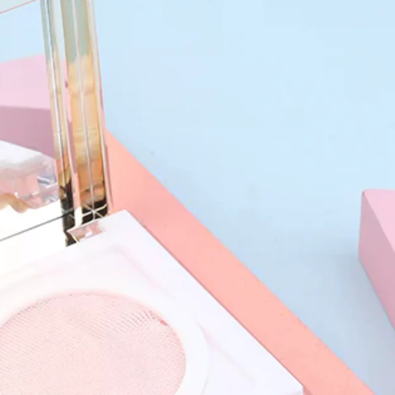 صندوق بودرة سائبة بحدود ذهبية مربعة 8 جرام، حاوية بودرة أحمر الخدود المحمولة القابلة لإعادة الملء مع مرآة منتفخة