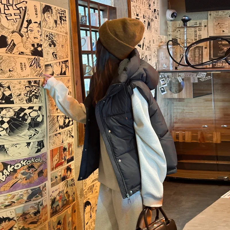 Hooded Puffer Gilet Detachable Hood Side Patch Pockets Snap Fastener Windproof Warm Filling Loose Cropped Cut Winter Outerwear 3