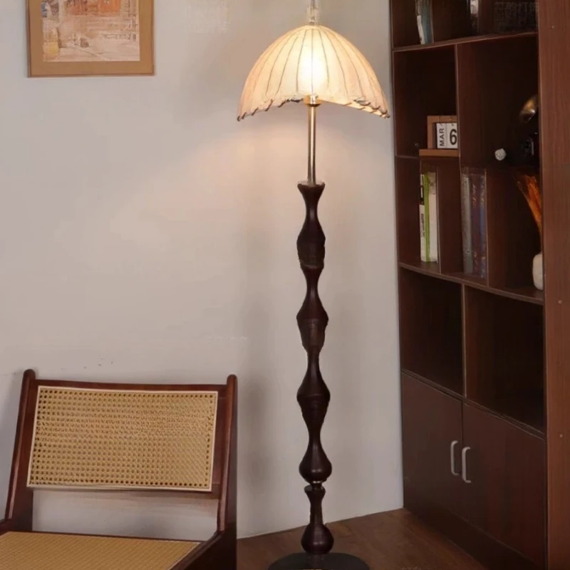 

Elegant Chinese wooden floor lamp French medieval exquisite American bedroom living room sofa retro vertical lamp