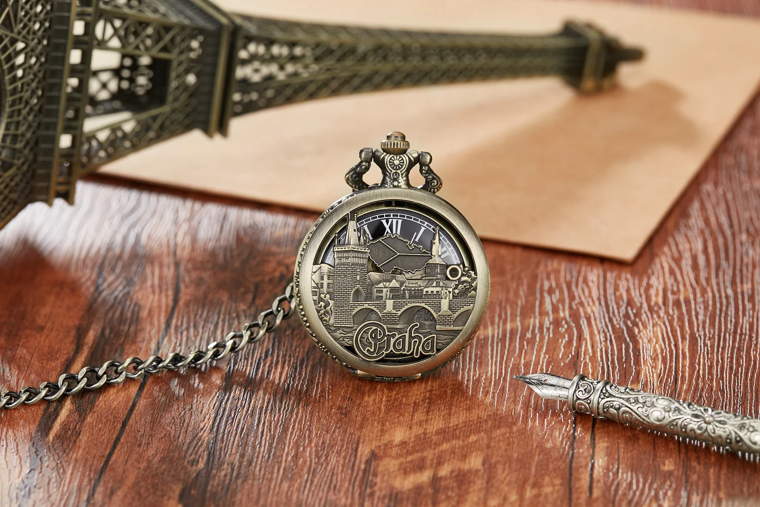 

Retro mechanical pocket men watch Roman Dial Clock Ancient copper alloy men pocket watch pocket watch men unique hollow skeleton