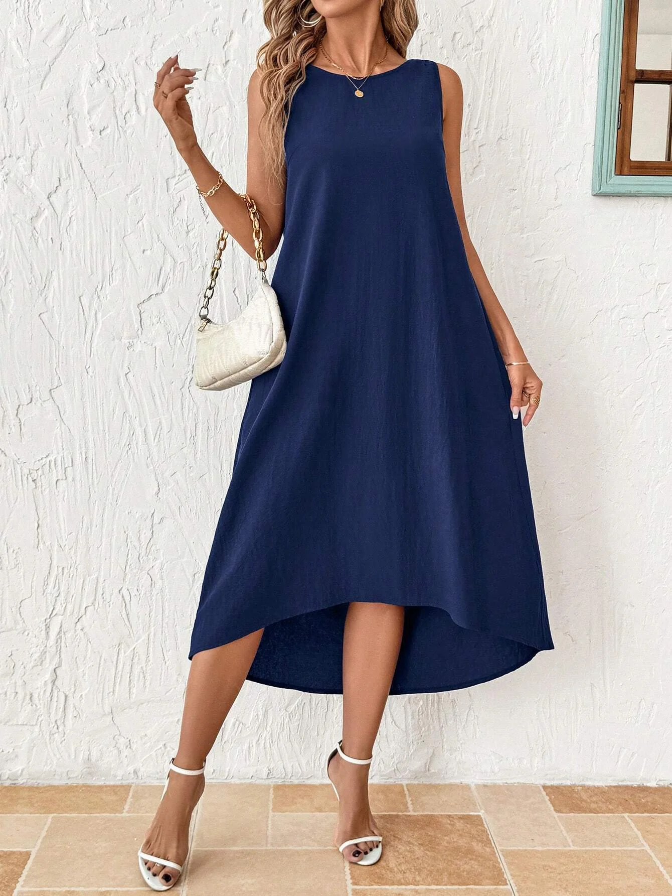 ネイビーブルーのラウンドネックノースリーブゆったりとした快適なレースパッチワークバケーションドレス