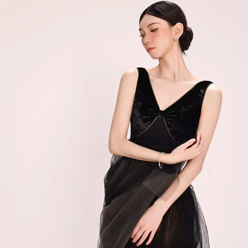 

Костюм для лирического танца MiDee, 3 предмета: бархатный топ и шорты с асимметричным разрезом, длинное пышное платье с сетчатыми рукавами-фонариками, балетный костюм