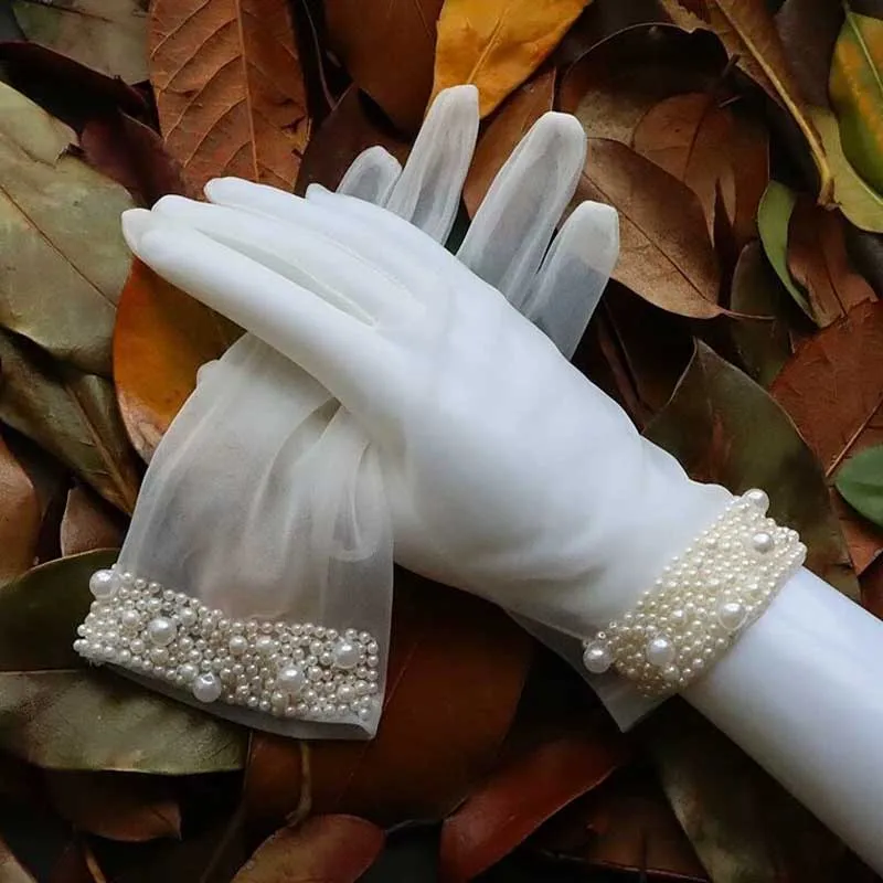 Guantes de boda sencillos pero elegantes con cuentas de perlas guante de dedo corto