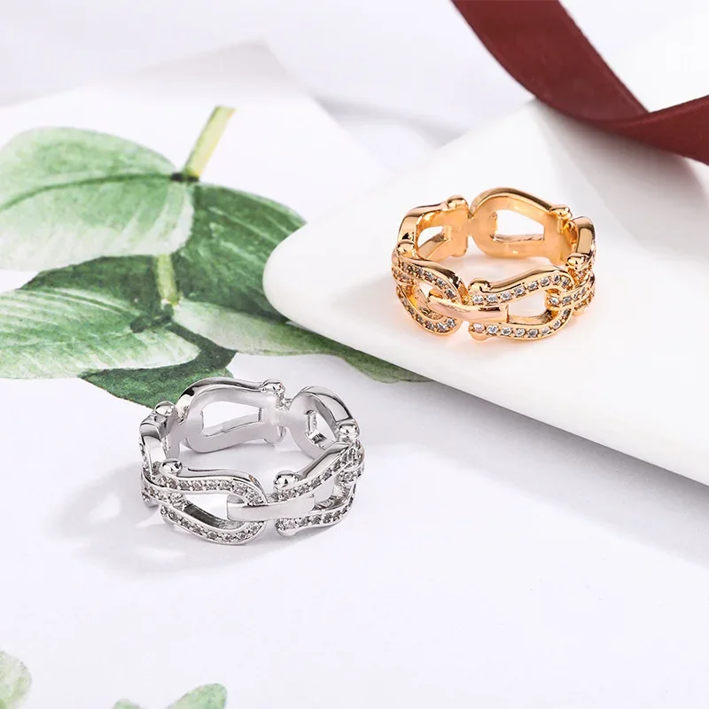 

Новинка 2025 года, кольцо из серебра 925 пробы с пряжкой в форме подковы, женское утолщенное кольцо из розового золота 18 карат, модное кольцо для пары с бриллиантами, легкое роскошное кольцо