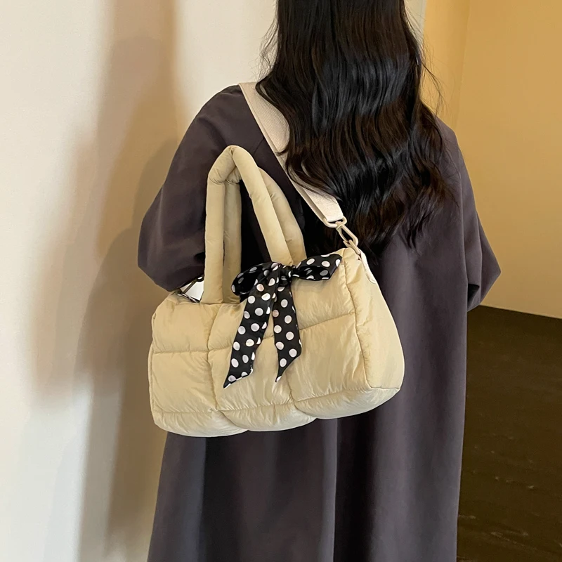 2026 Neue Designer-Schultertasche mit Karomuster, Space-Baumwoll-Handtasche für Damen, Große Kapazität, Daunengepolsterte Gesteppte Einkaufstasche für Damen – Detail 19