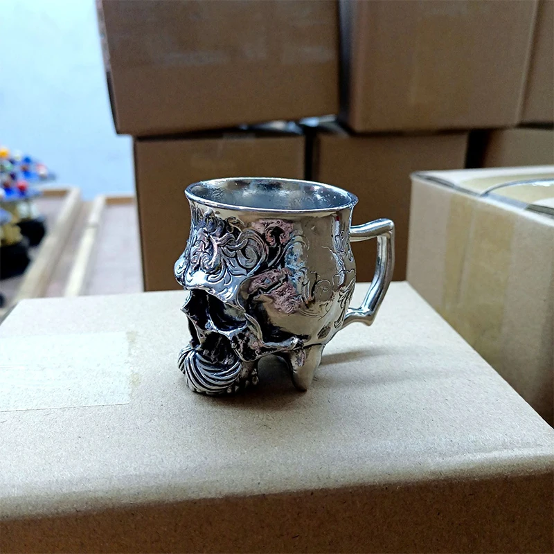 

Gothic Carved Skull Metal Cup, Halloween Home Decorative Ornament, Halloween Gifts, Zinc Alloy Gifts