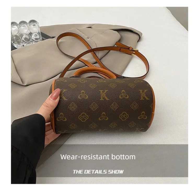Neue Boston Pillow Bag für Damen, klassischer Stil, florale Einzelschulter-Handtasche für Senioren, weiches Leder, kleine quadratische Tasche für den täglichen Gebrauch. – Detail 6