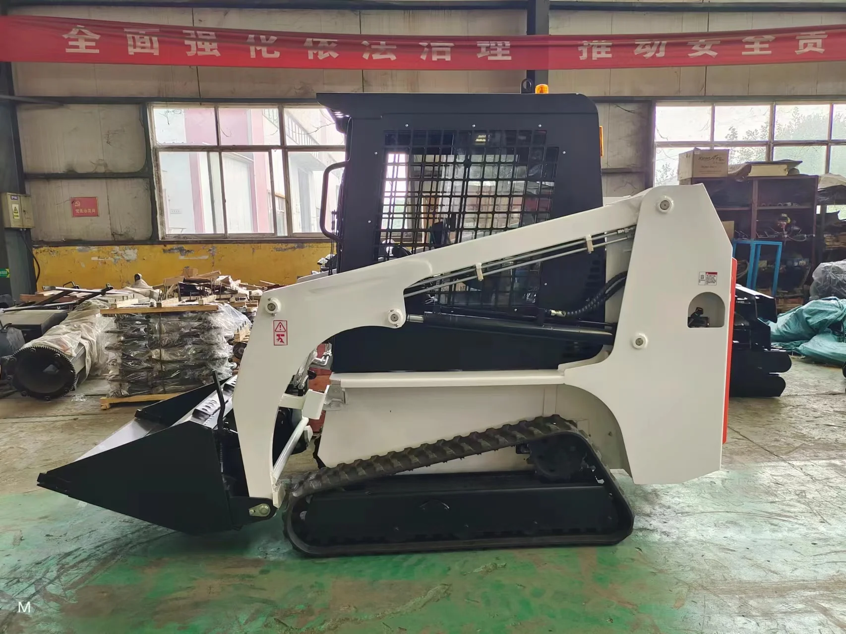 Afbeelding 3: Goedkope Mini Skid Steer Loader te koop, diesel aangedreven mini rupsbandlader met bak, crawlerlader