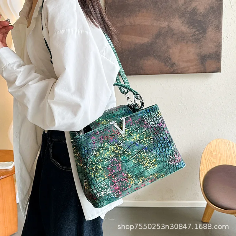 

2025 New Patterned Bucket Bag for Women Fashion Shoulder Bag with Top Handle, Textured Crossbody Purse for Daily Use