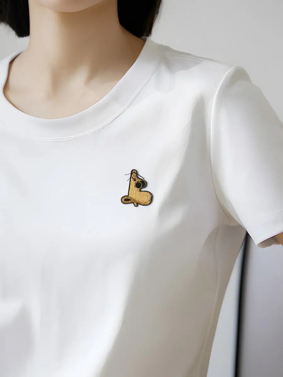 

Hand-embroidered Zodiac Year of the Rat Brooch Pin, High-end Exquisite Indian Silk Badge for Clothing Accessories