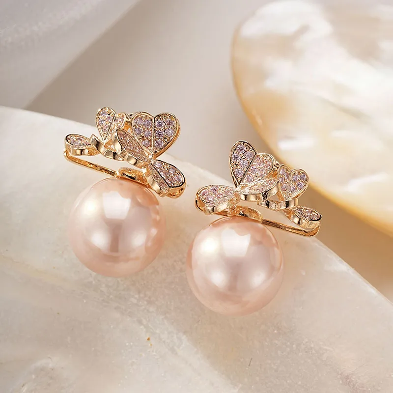 SENYU 18K Gold-Plated Cubic Zirconia Fashion Three-Leaf Clover Petal Earrings Blush Pink Round Imitation Pearl Stud Earrings