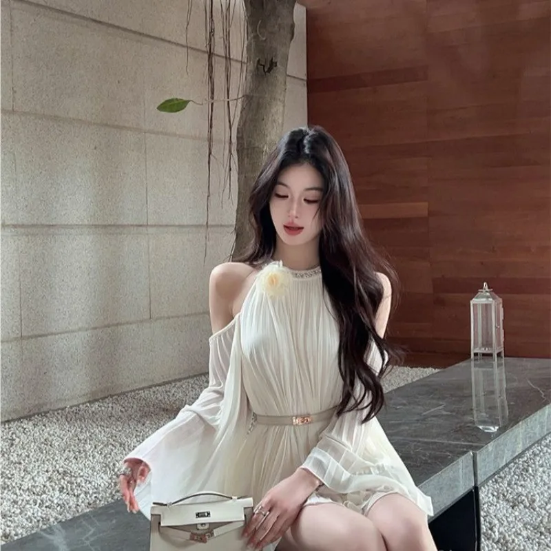 Blusa de gasa con escote y hombros descubiertos para mujer, camisa de manga acampanada de longitud media, color blanco elegante, novedad de verano 2025