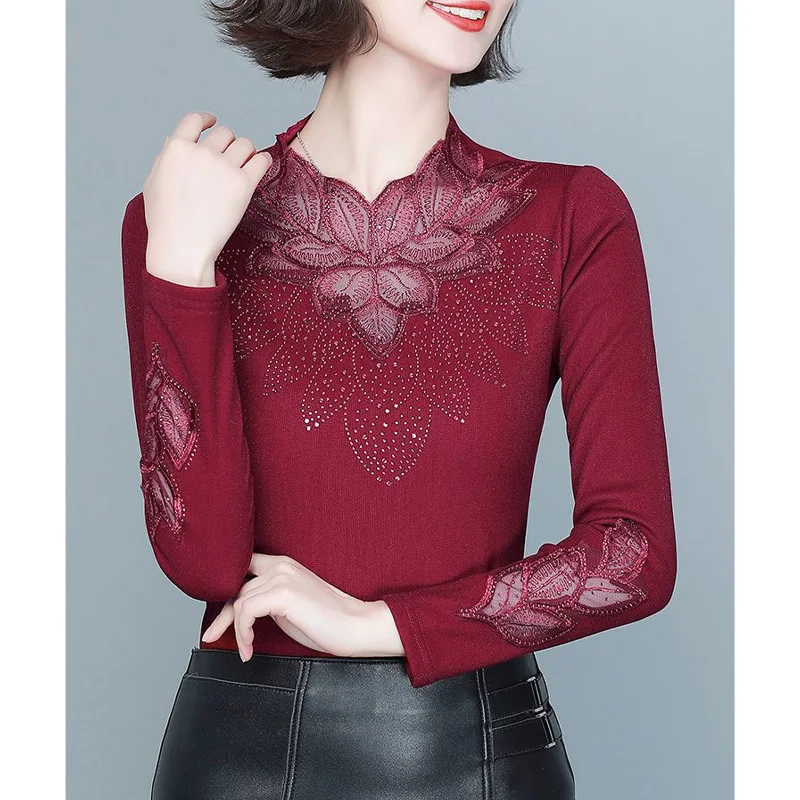 2023 New Autumn and Winter Elegant and Fashionable Lace Flower Diamond Slim Fit Commuting Plush Overlay Long Sleeve Women\'s Top