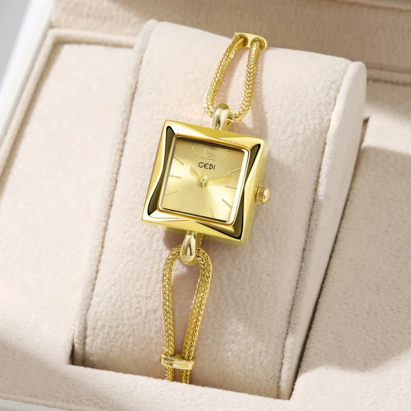 Square Women Watch for Fashion Luxury Watch Alloy Bracelet Watches Vintage Retro Style Watch for Women Ladies Quartz Watches