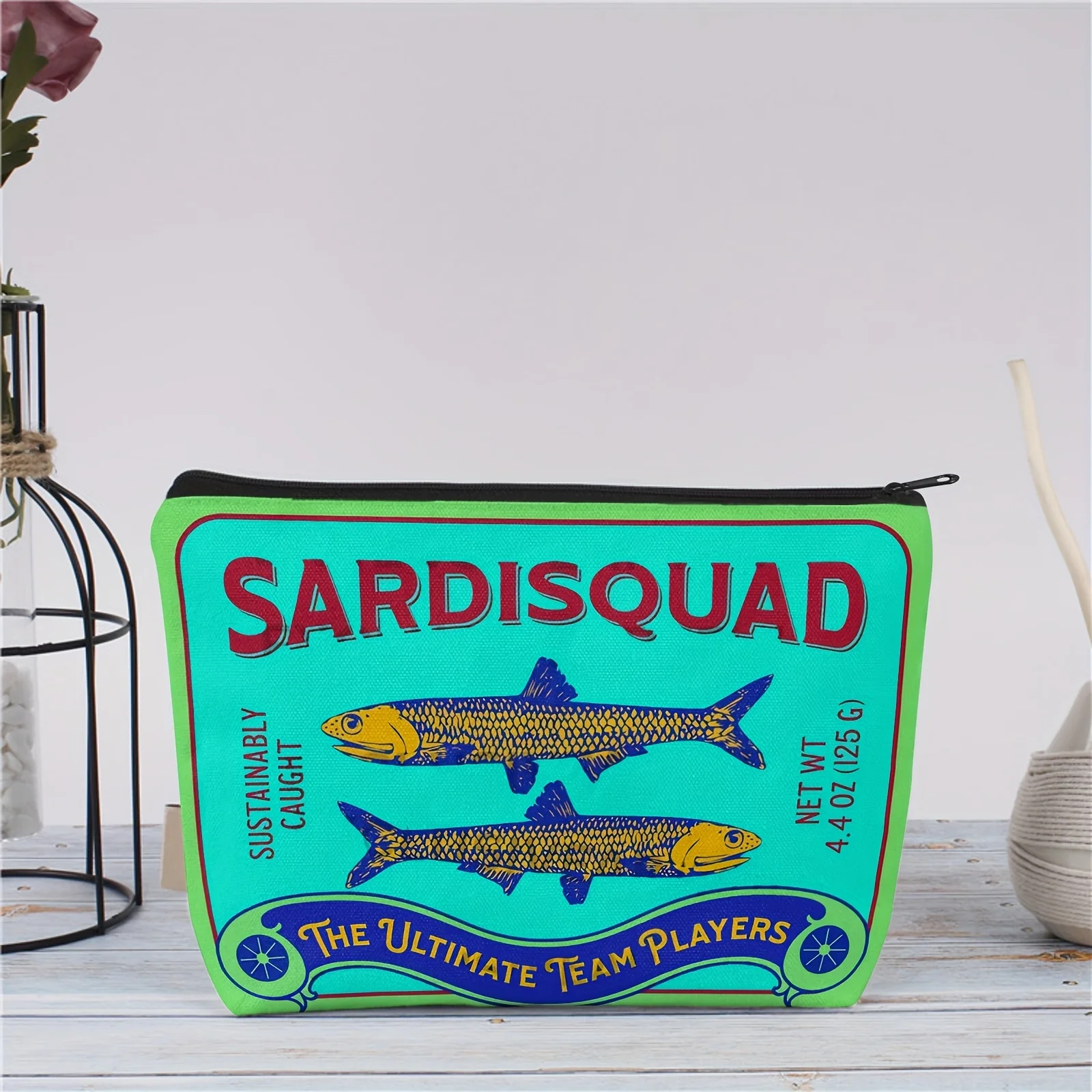 حقيبة مستحضرات التجميل الصغيرة من القصدير من Sardines، حقيبة ملحقات الأسماك المعلبة، حقيبة صغيرة عصرية من Sardines، حقيبة بسحاب من Sardines، مقلمة ريترو #3