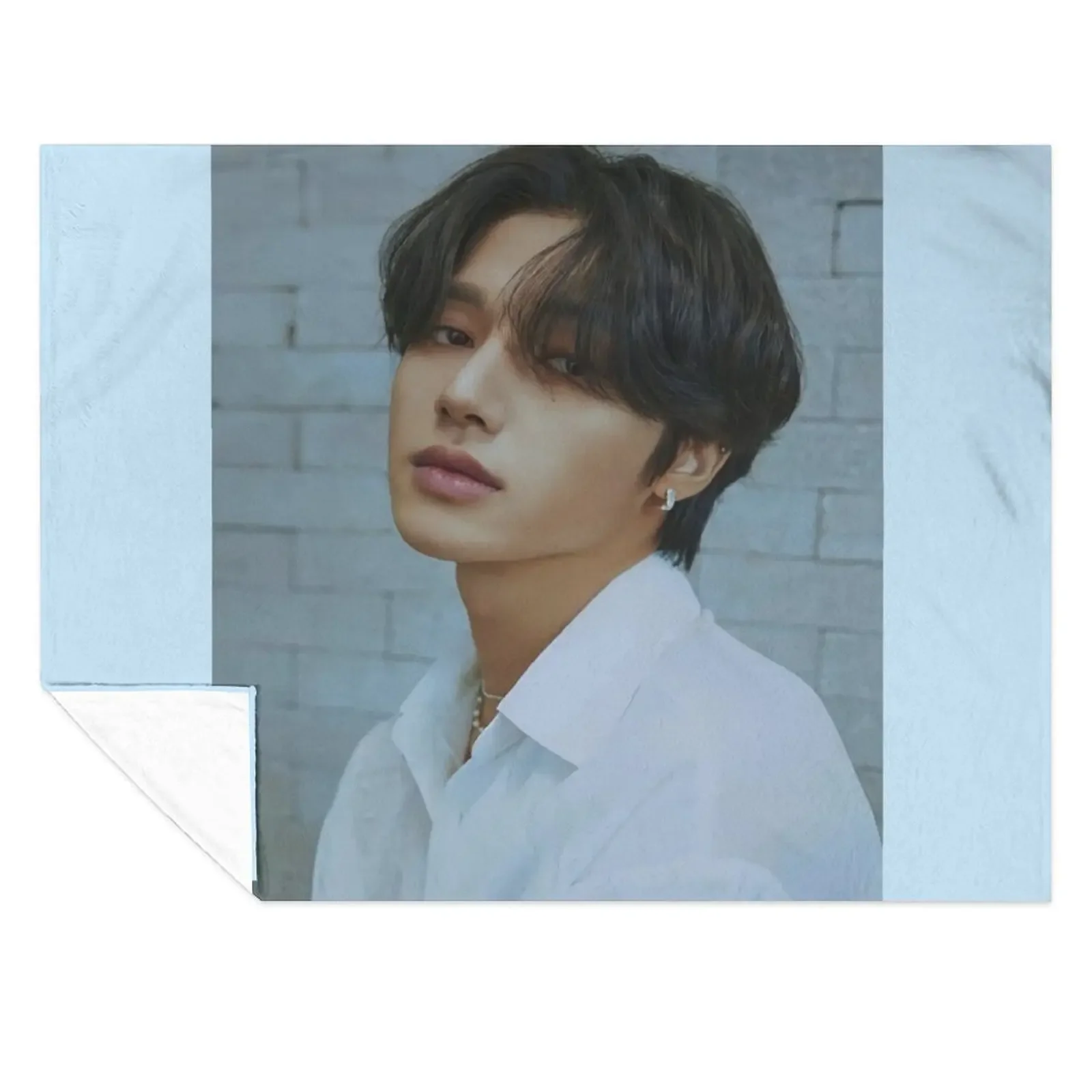 

Wooyoung Throw Blanket Flannel Polar Moving sofa bed Blankets