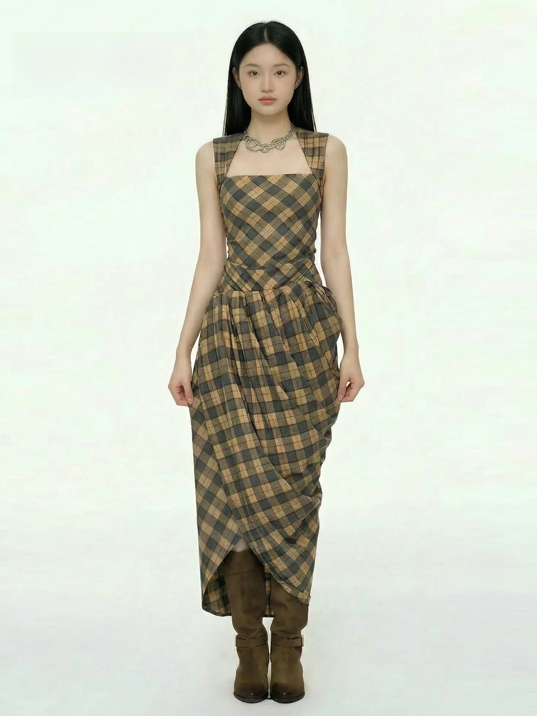 Amee Vintage Plaid …