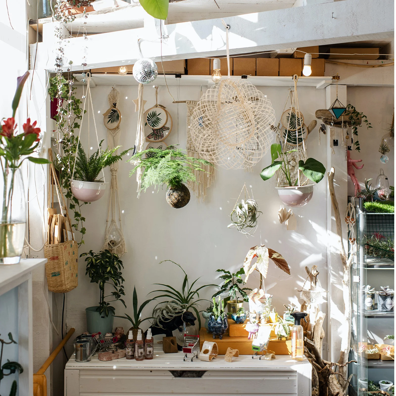 

24Pcs Mini Straw Hat Decorations Special Meaningful Gift for Lovers Family Friends Coworkers Khaki Mini Straw Hat