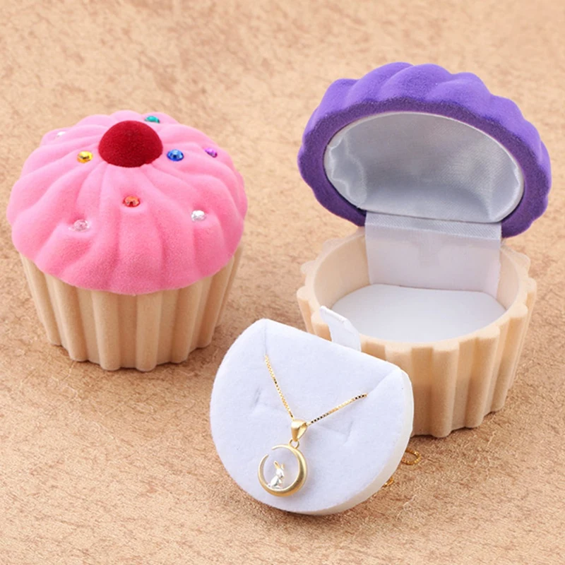 ABQR حامل صندوق هدايا كعكة جميلة صندوق مجوهرات صندوق خاتم زفاف مخملي لعرض الأقراط والقلادة والتغليف، وردي