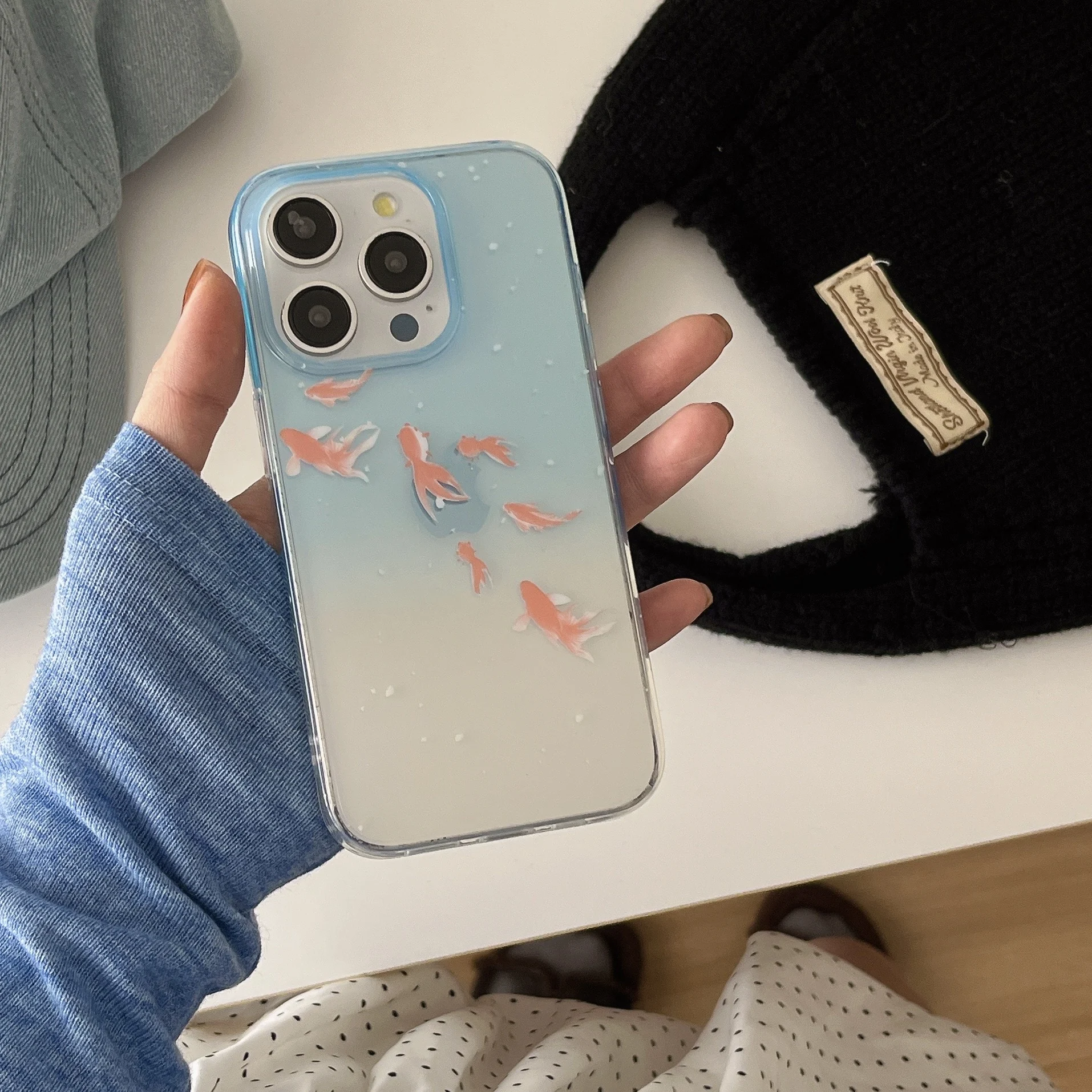 

Gradient Blue Golden Fish Phone Case for iPhone 16 16pro 16promax 15 15pro 15promax 14 14pro 14promax 13