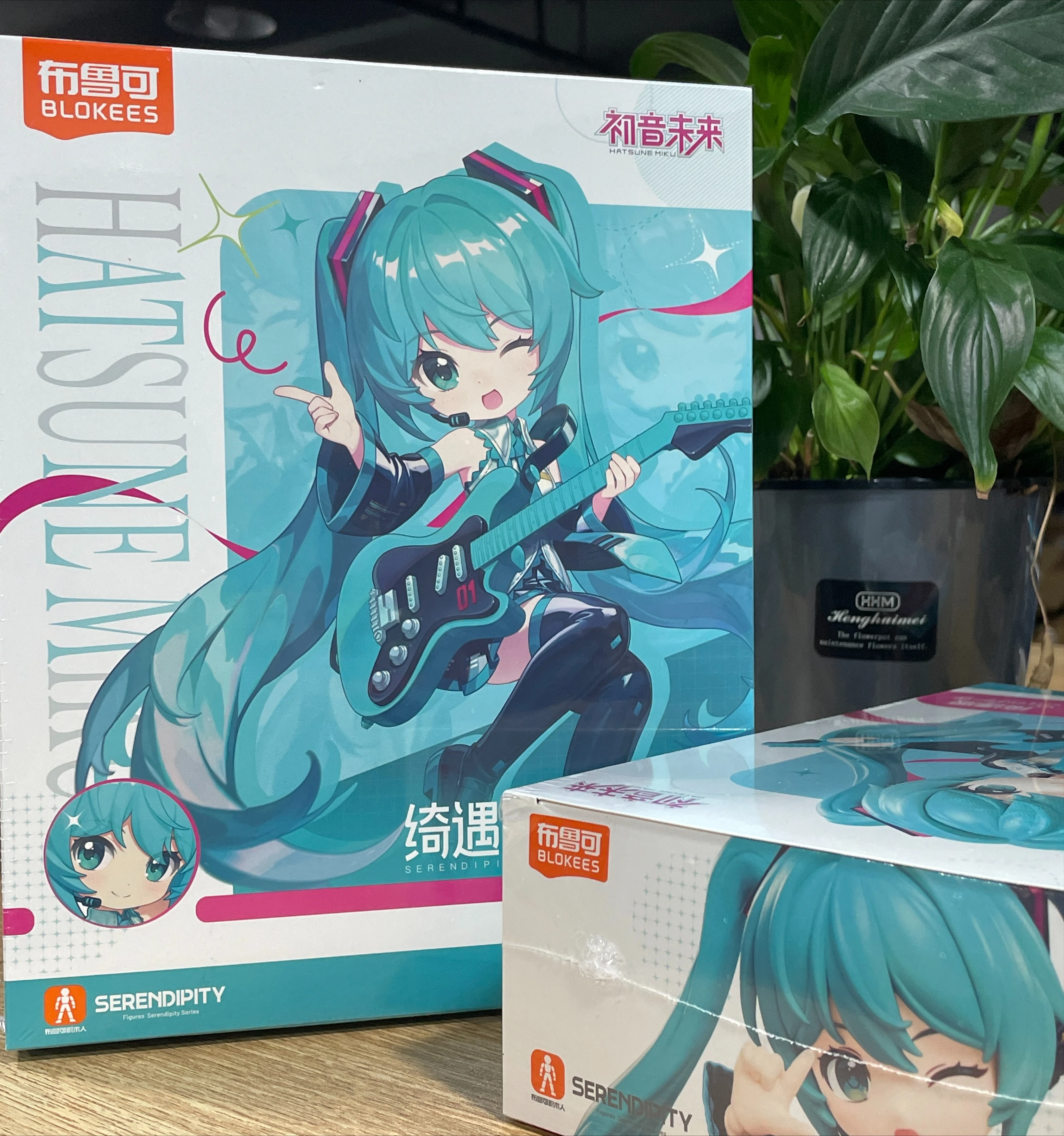 blokees-hatsune-miku-figurine-articulee-version-reunion-tenue-officielle-jouet-de-construction-figurine--cadeau-d'anniversaire