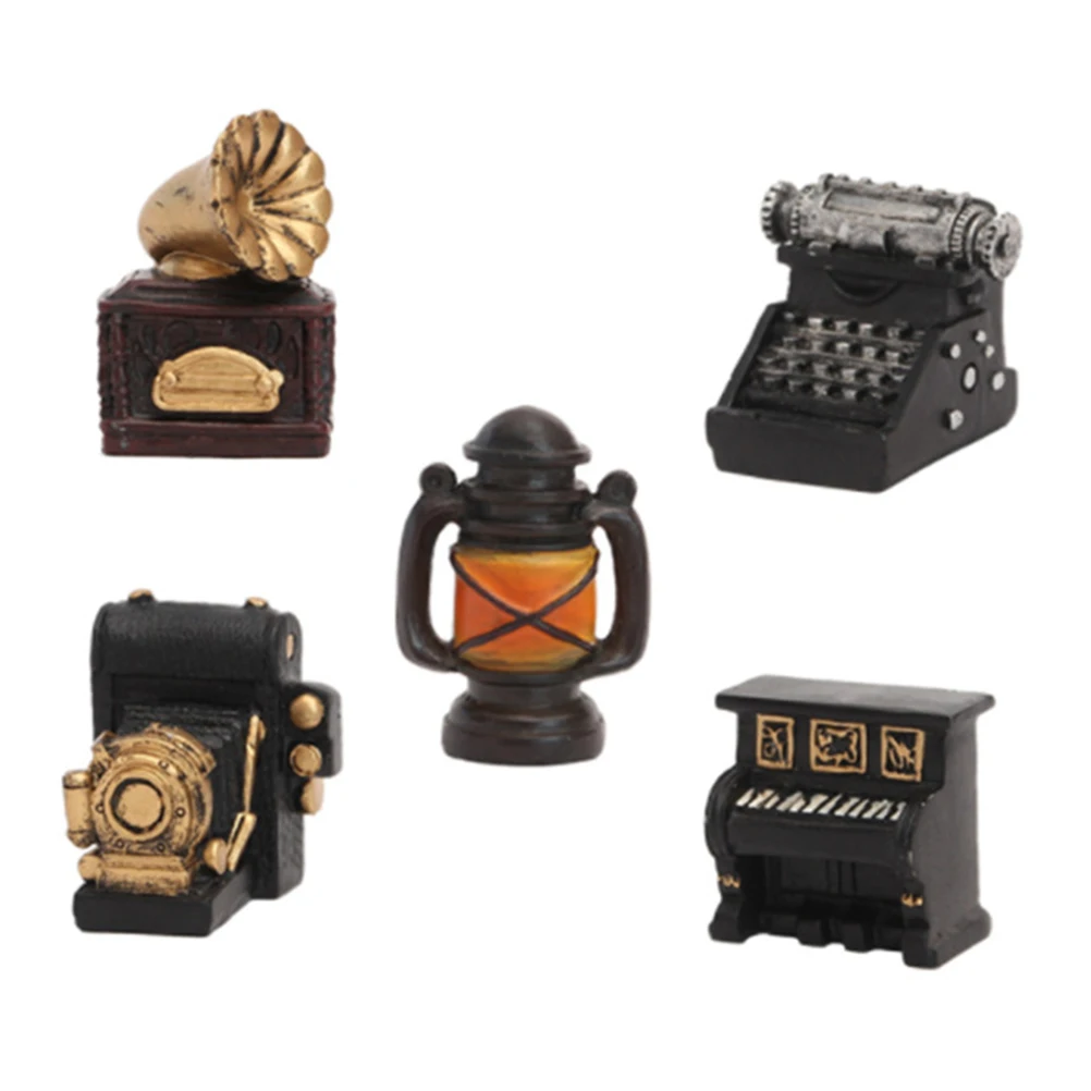 

5 Pcs Mini Ornaments Resin Video Recorder Model Miniature Retro Figurines Piano Child