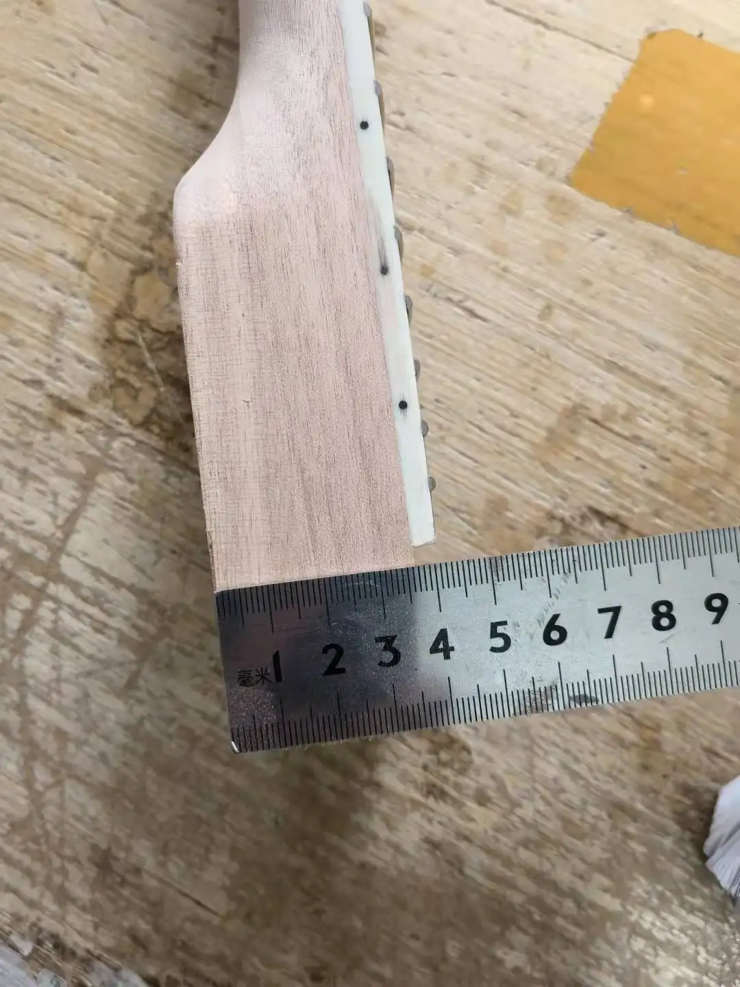 1pcs unfinished electric Guitar neck  mahogany made 22 fret 24.75 inch set in heel width 56mm 42 mm nut