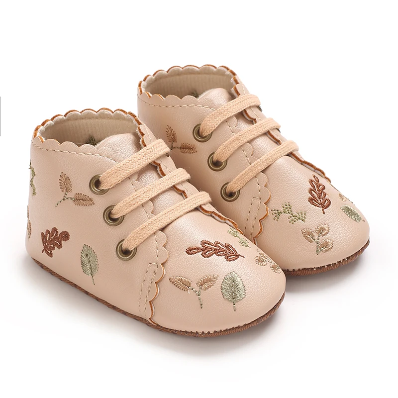 NEW Spring Newborn Embroidered Baby Shoes Non Slip Cloth Bottom Girl Shoes Elegant Breathable Casual Baby First Walking Shoes