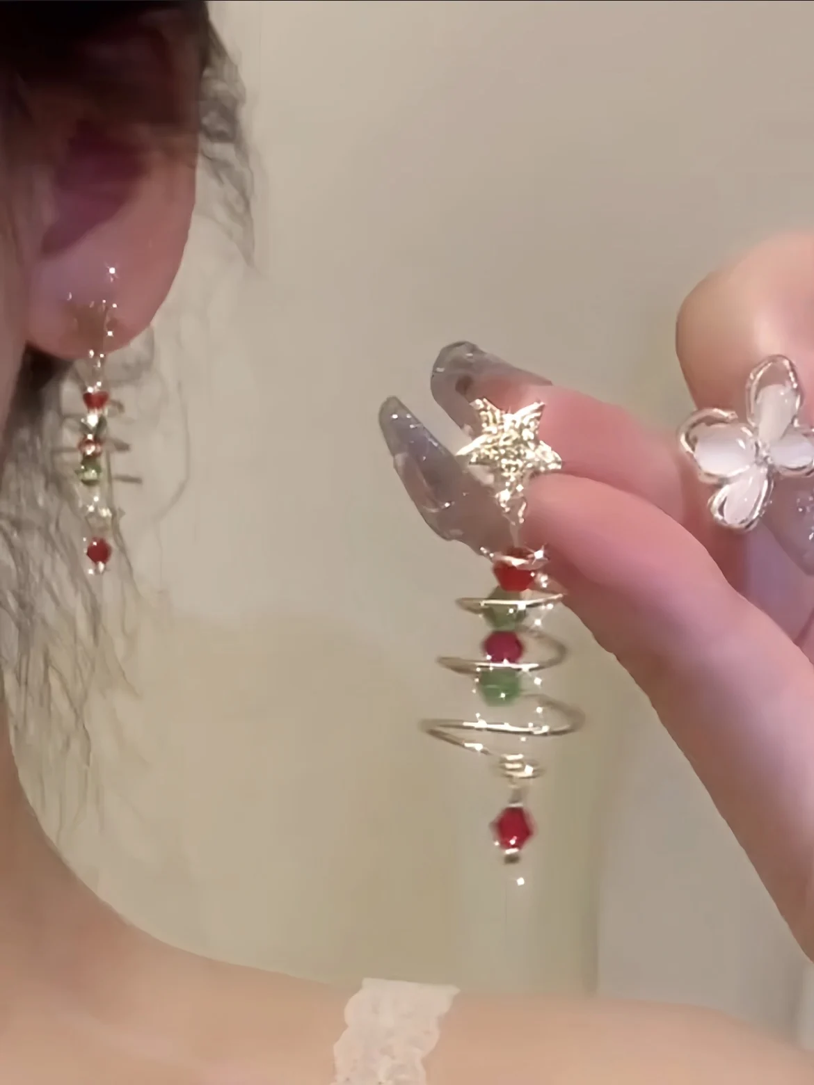 

Star earrings with niche design, exquisite ear hole free ear clip