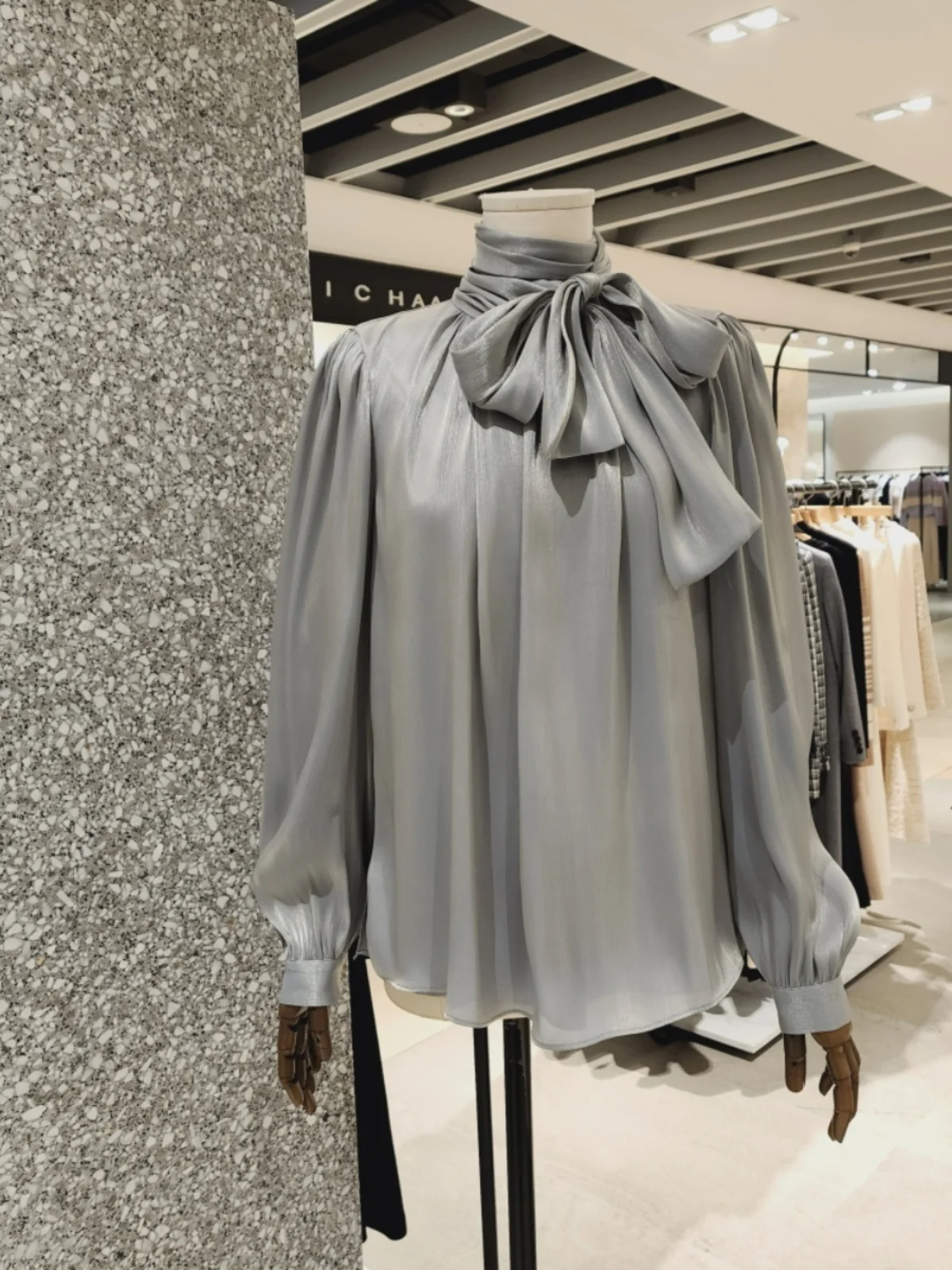 

Elegant Spring 2026 Women's Long Sleeve Shirt Knot Commute Style High End Base Layer Top Versatile Belted Shirt