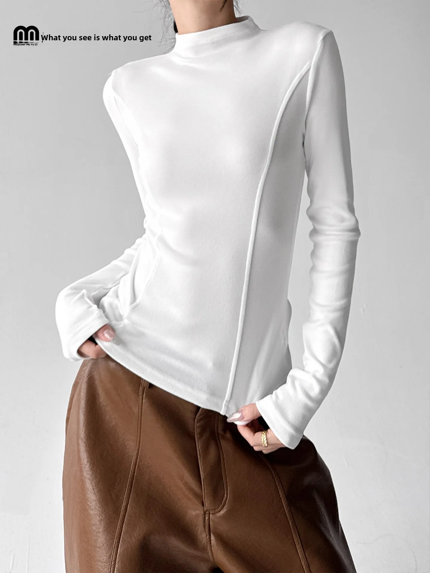 

Women's White Fce Lined Fibone Base irt Long Sve Thermal T-irt Slim Fit Inner Wear Top for Winter 2025