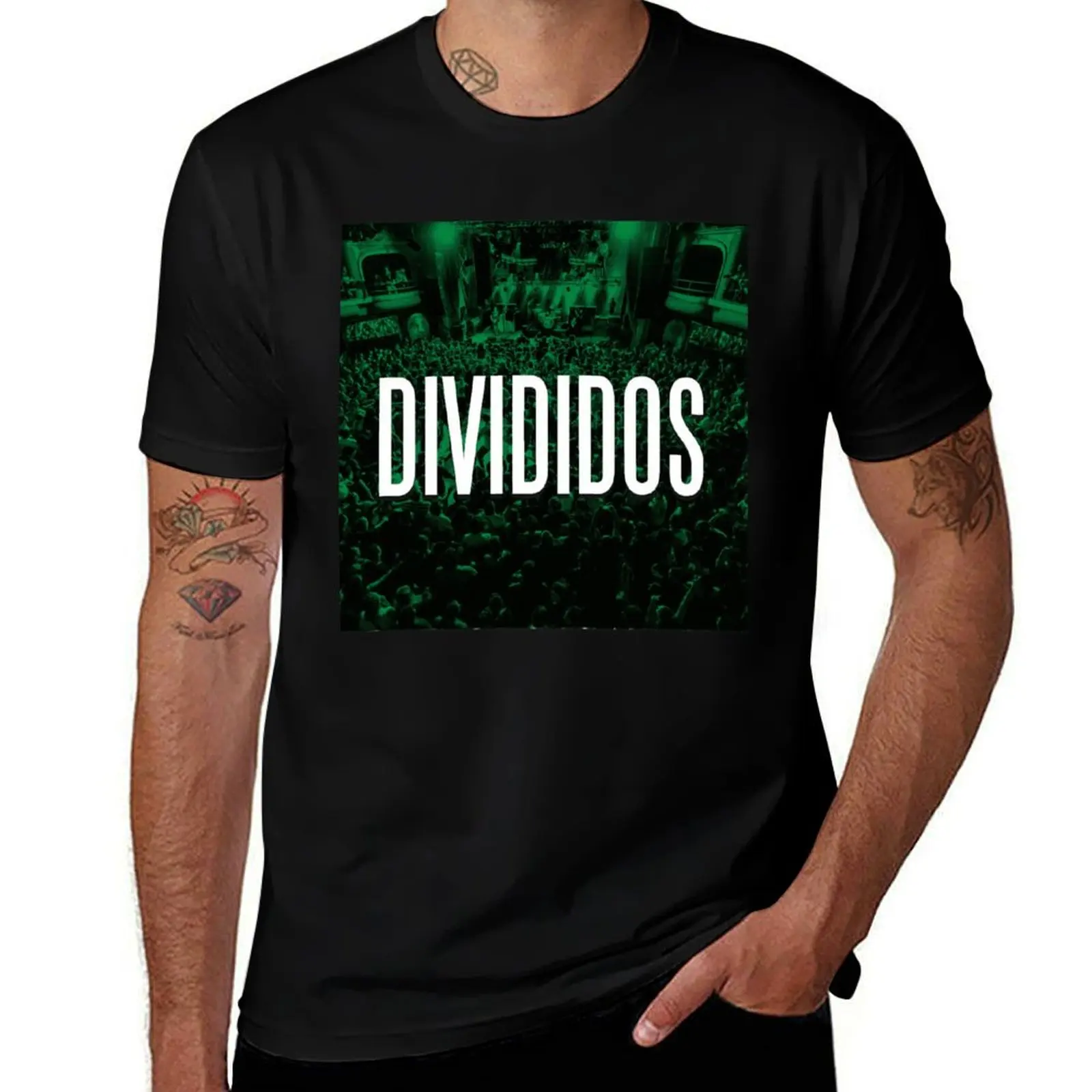 

Divididos En Vivo T-Shirt Work Utility Casual Tee Shirt