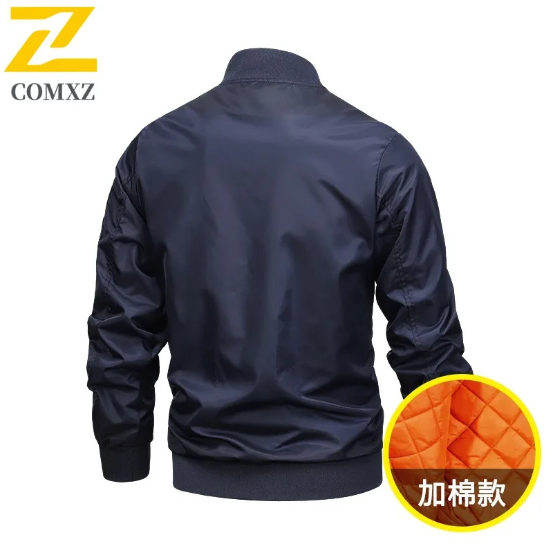 سترة رجالية عالية الجودة من COMXZ بياقة بيسبول على الطراز الأمريكي معطف مقاوم للرياح بلون سادة ملابس رجالي للخريف لركوب الدراجات #4