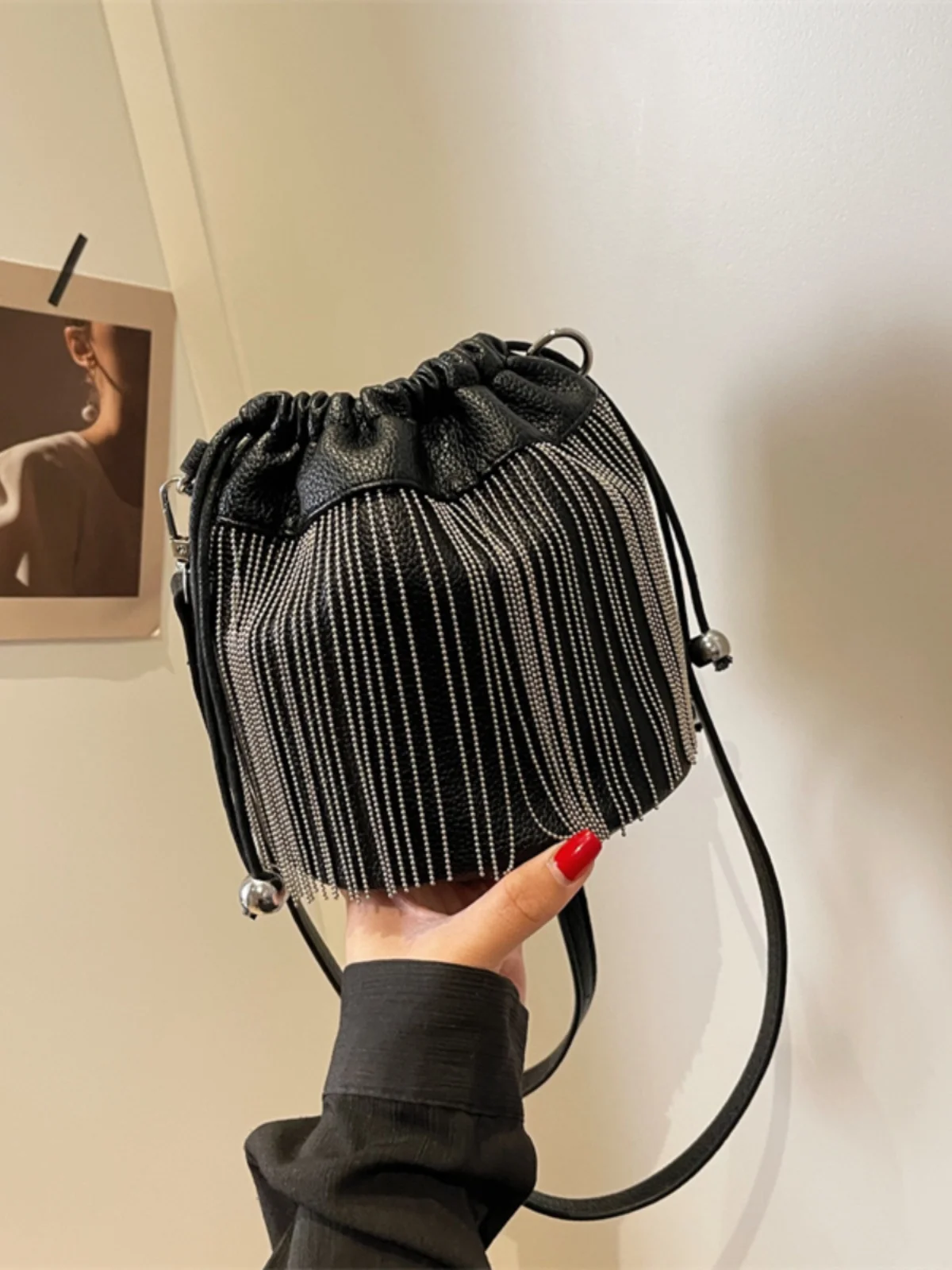 

Luxury Designer Shoulder Bag Women Crossbody Purse for Girls 2024 New Drawstring Tassel Versatile Small Bag Fashion Bucket Bolsa