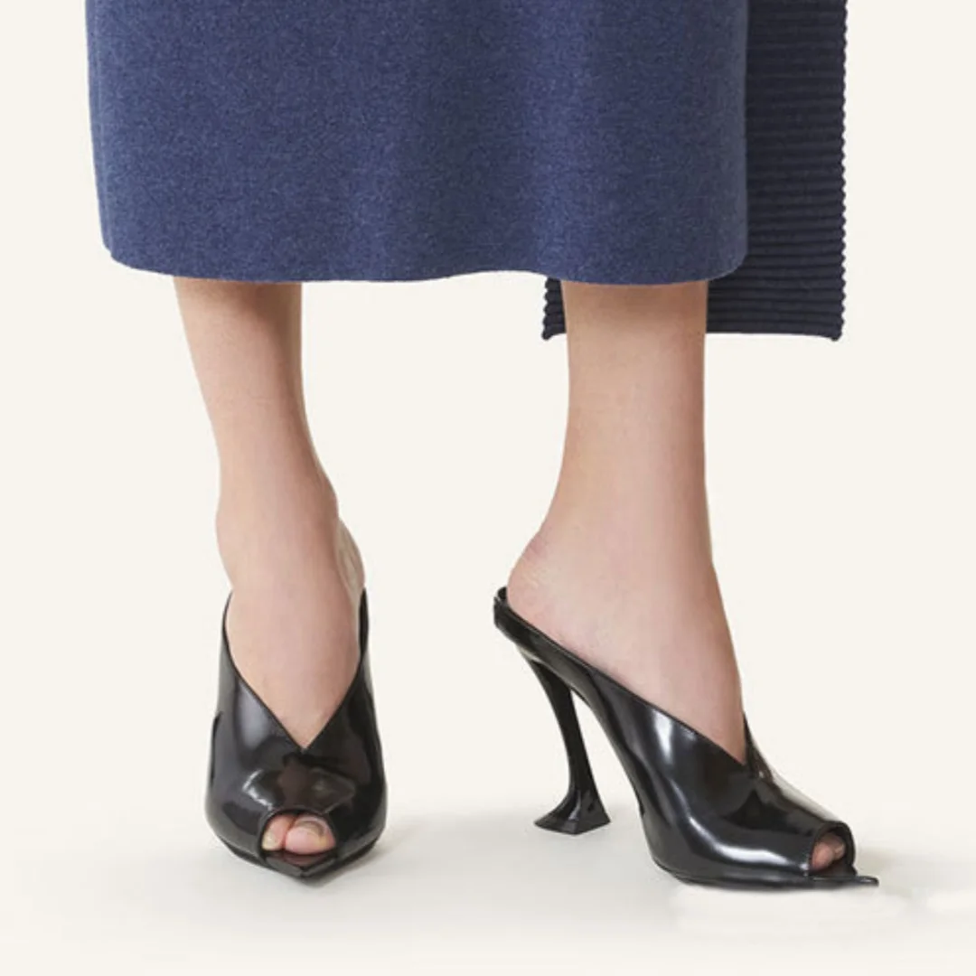 

Весна-лето, новый стиль, туфли на очень высоком каблуке с открытым носком, женские бархатные модные тапочки из лакированной кожи с острым носком, большой размер, женские