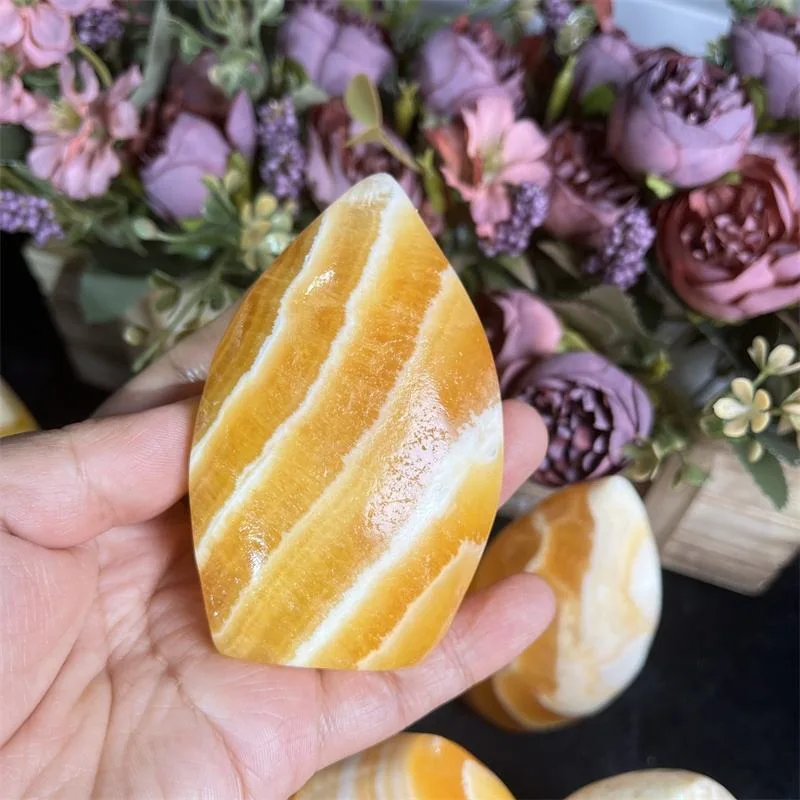1 pièce de pierre de calcite jaune naturelle brute en forme de flamme, ornement de bureau, cristal de guérison zen, Feng Shui, décoration énergétique pour la concentration et la paix d'esprit au bureau