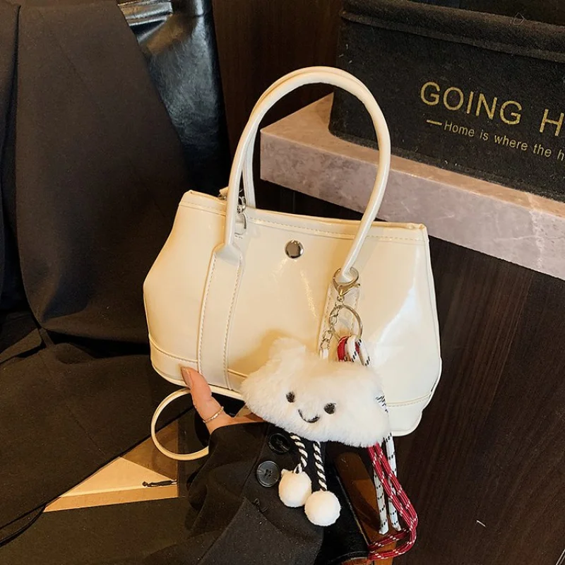 

Vintage Inspired Leather Messenger Bag With Crossbody Strap Practical Daily Use