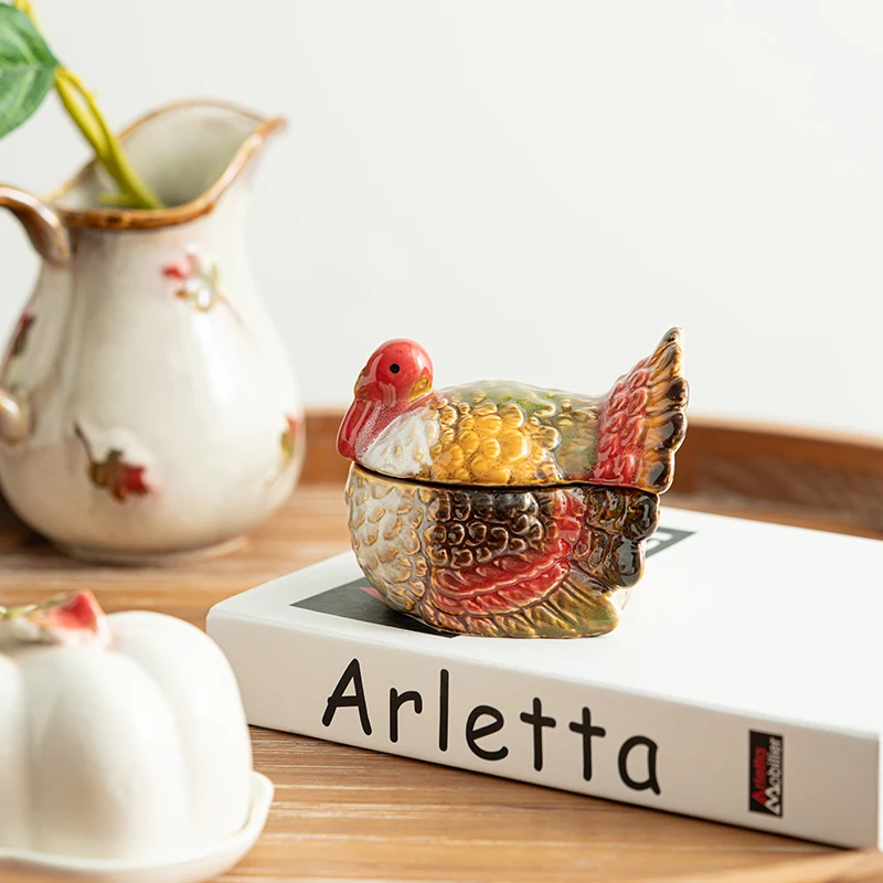 Novel and cute turkey-shaped ceramic storage box with lid jewelry box makeup box storage box holiday friends and family gifts